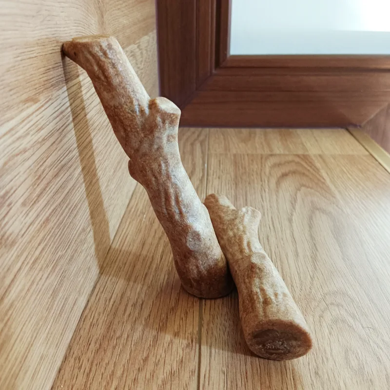 Giocattolo da masticare per cani con ramo di un albero